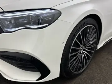 MERCEDES-BENZ E 220 d AMG Night Pano DigitalLight Di…