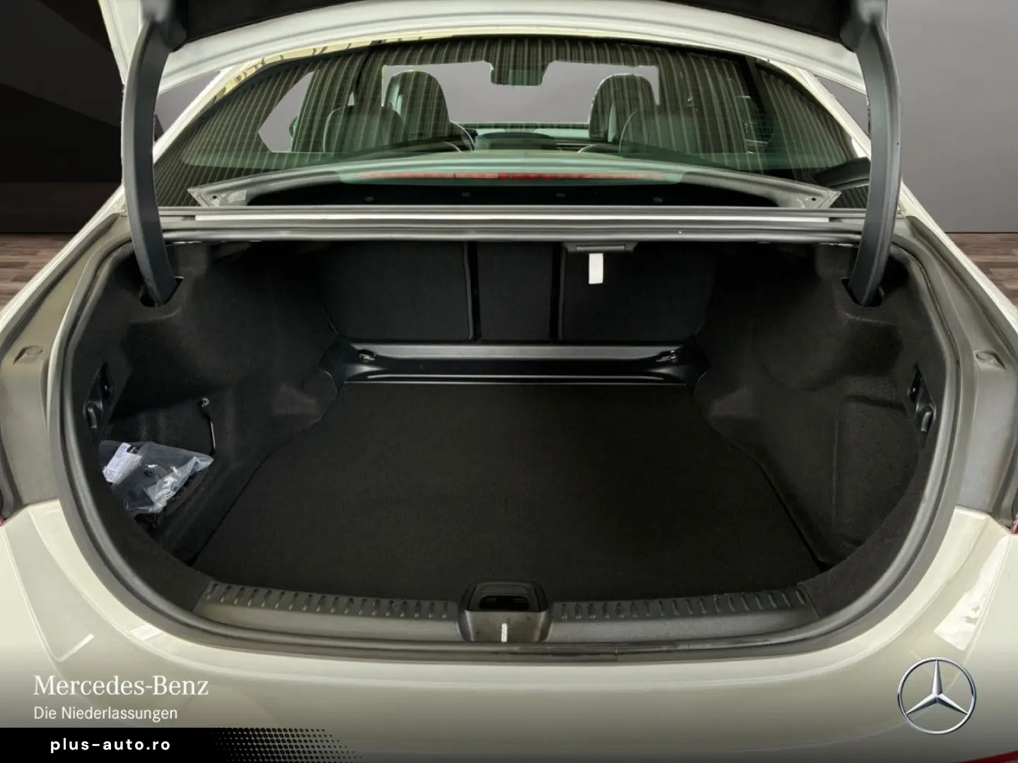 MERCEDES-BENZ E 220 d Lim AMG Adv  21  Pano AHK Nigh&hellip;