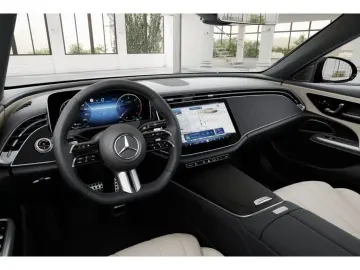 MERCEDES-BENZ E 220 d AMG Burm Pano Digital Light Keyless