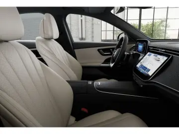 MERCEDES-BENZ E 220 d AMG Burm Pano Digital Light Keyless