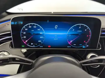MERCEDES-BENZ E 220 d AMG Advanced  21 Zoll DigiLight Pano