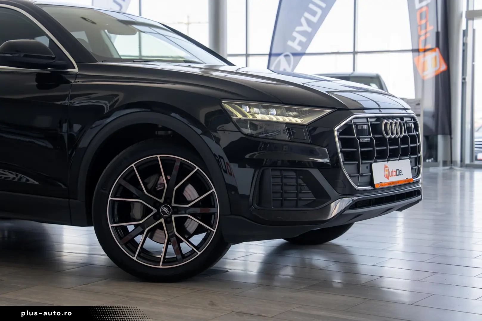 AUDI Q8 2023 — imagine 5