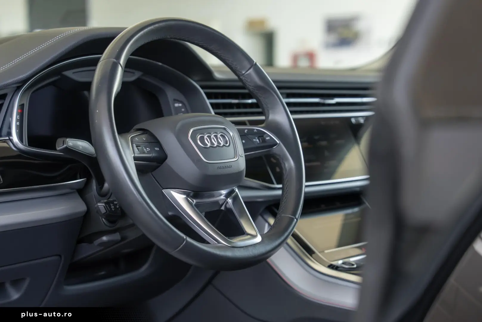 AUDI Q8 2023 — imagine 23