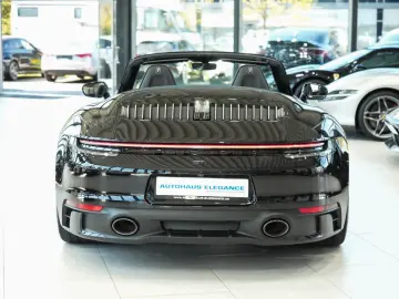 PORSCHE 992 Cabrio 4 S SPORT-DESIGN CHRONO LIFT CARBON