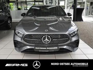 MERCEDES-BENZ A 200 AMG NIGHT SHZ MBUX KLIMA