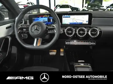 MERCEDES-BENZ A 200 AMG NIGHT SHZ MBUX KLIMA