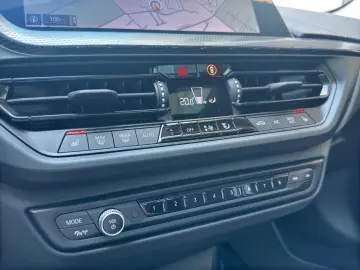 BMW 120i Sport Line LC.PRO LED PANORAMA KAMERA HiFi