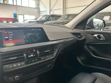 BMW 120i Sport Line LC.PRO LED PANORAMA KAMERA HiFi