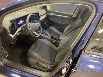 VW Golf 8 ACTIVE 1.5 eTSI DSG AHK PANO KAMERA NAVI