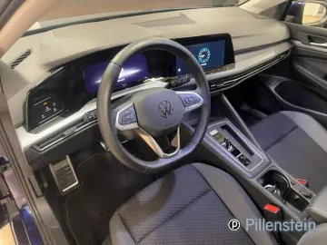 VW Golf 8 ACTIVE 1.5 eTSI DSG AHK PANO KAMERA NAVI