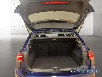 VW Golf 8 ACTIVE 1.5 eTSI DSG AHK PANO KAMERA NAVI