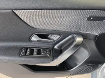MERCEDES-BENZ A 200  LED Navi MBUX DAB VZE Park-As. …