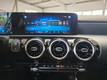 MERCEDES-BENZ A 200  LED Navi MBUX DAB VZE Park-As. …