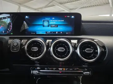 MERCEDES-BENZ A 200  LED Navi MBUX DAB VZE Park-As. …