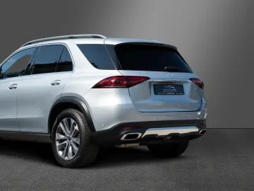 MERCEDES-BENZ GLE 300 d 4Matic AMG-Line AHK PANO Burmester