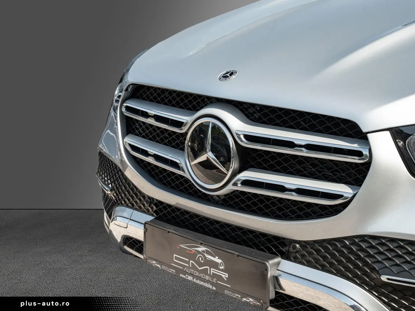 MERCEDES-BENZ GLE 300 d 4Matic AMG-Line AHK PANO Burmester