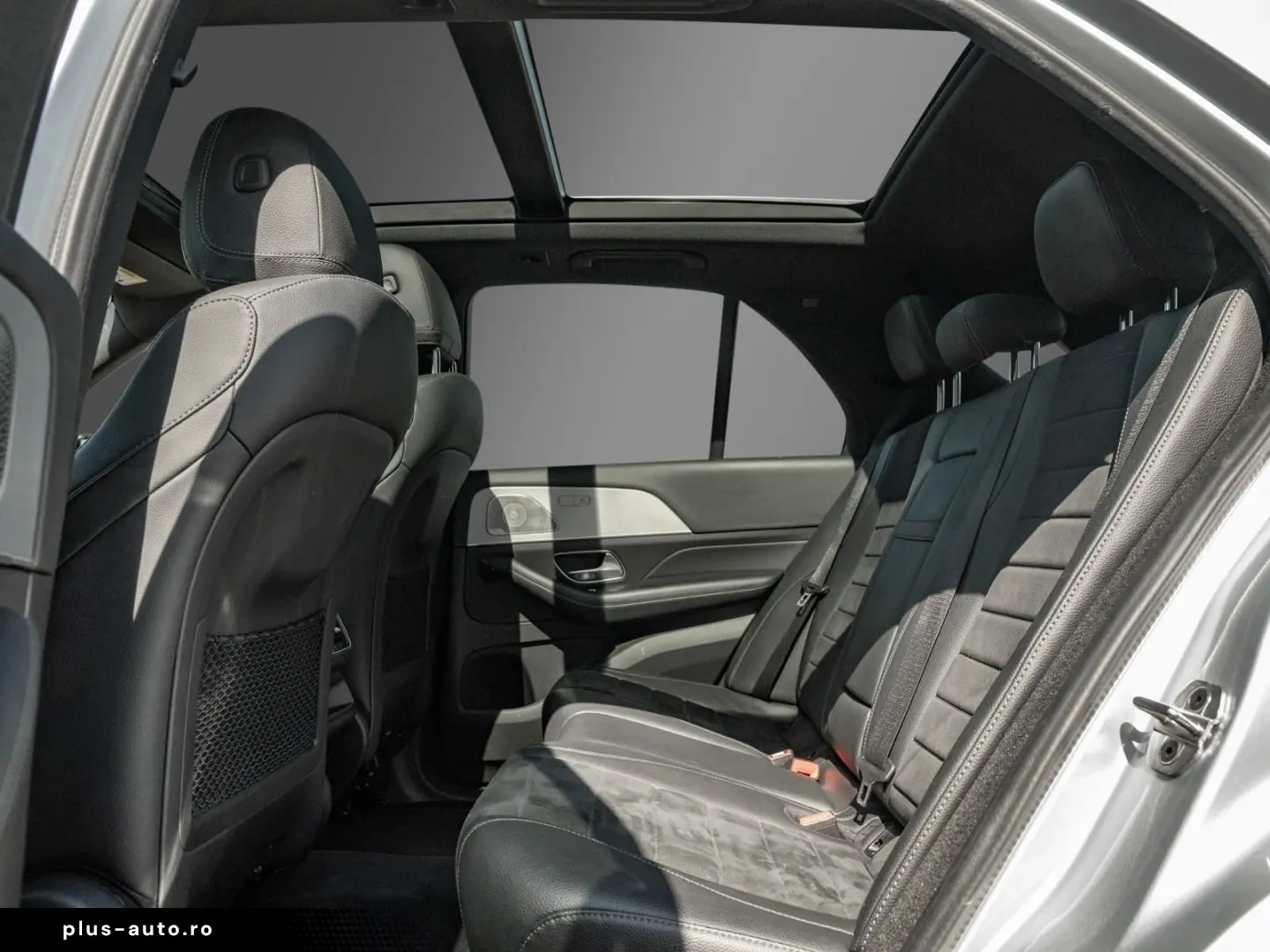 MERCEDES-BENZ GLE 300 d 4Matic AMG-Line AHK PANO Burmester