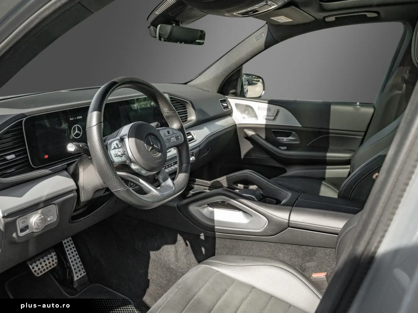 MERCEDES-BENZ GLE 300 d 4Matic AMG-Line AHK PANO Burmester