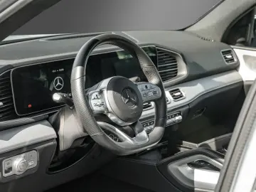 MERCEDES-BENZ GLE 300 d 4Matic AMG-Line AHK PANO Burmester
