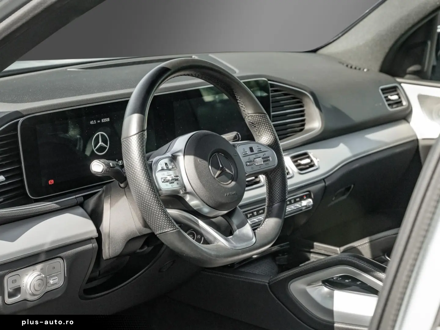 MERCEDES-BENZ GLE 300 d 4Matic AMG-Line AHK PANO Burmester