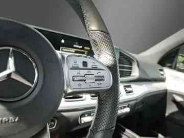 MERCEDES-BENZ GLE 300 d 4Matic AMG-Line AHK PANO Burmester