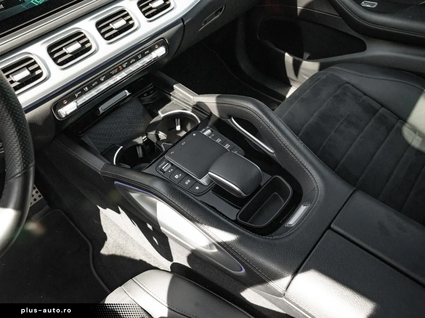 MERCEDES-BENZ GLE 300 d 4Matic AMG-Line AHK PANO Burmester