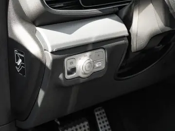 MERCEDES-BENZ GLE 300 d 4Matic AMG-Line AHK PANO Burmester