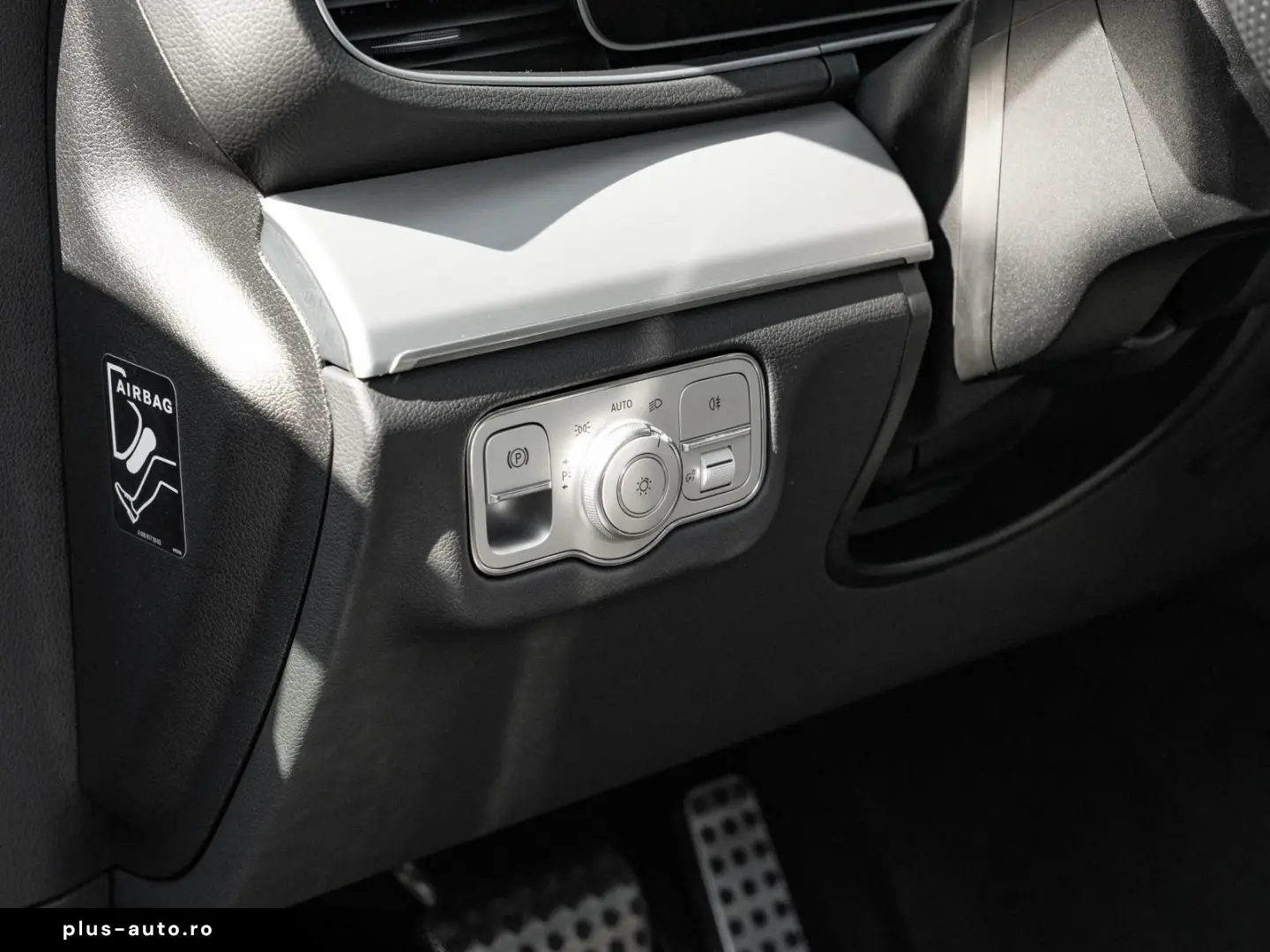 MERCEDES-BENZ GLE 300 d 4Matic AMG-Line AHK PANO Burmester