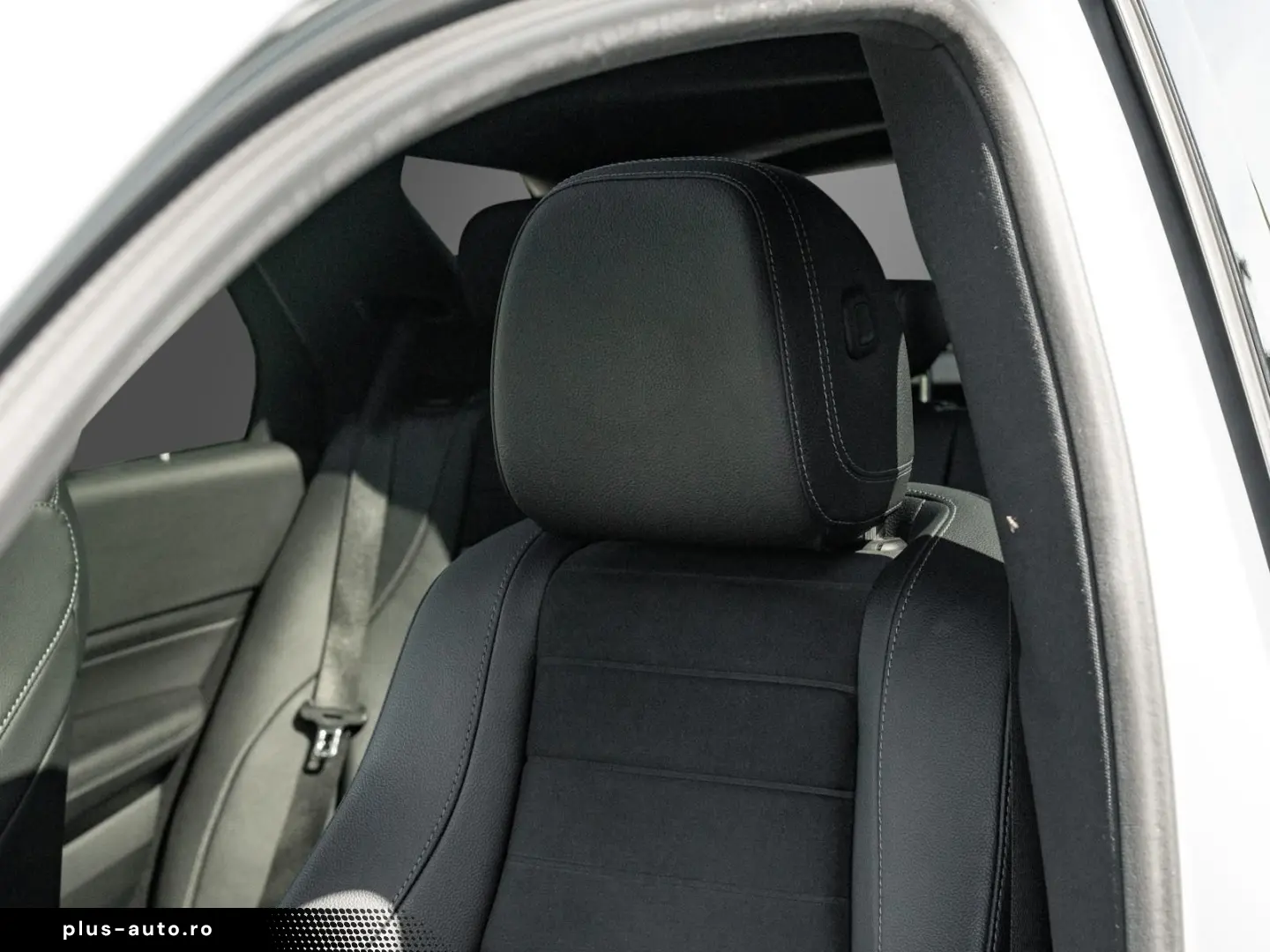 MERCEDES-BENZ GLE 300 d 4Matic AMG-Line AHK PANO Burmester
