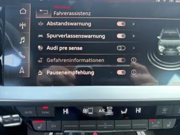 AUDI S3 Sportback 2.0 TFSI quattro S-LINE LED SHZ NAV