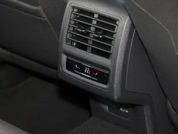VW Golf VIII 2.0TSI DSG GTI  BLACK STYLE DCC