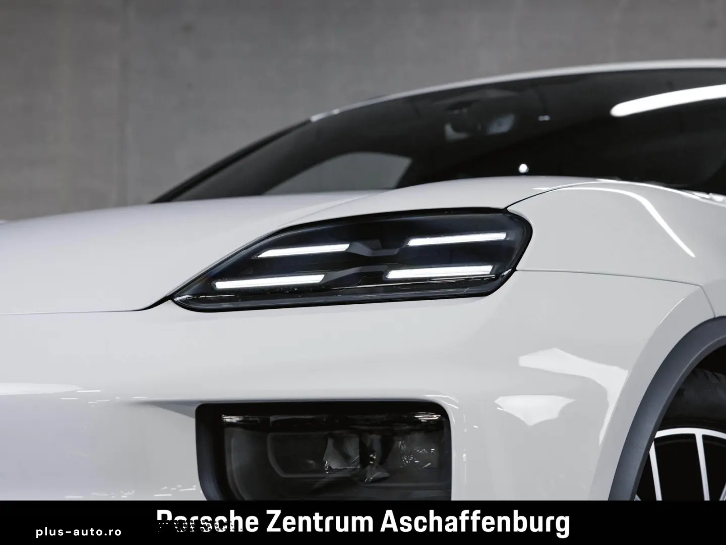 PORSCHE Macan 4 Electric Panoramadach Luftfederung BOSE