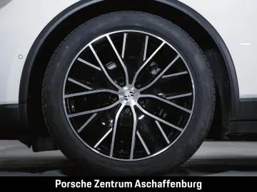 PORSCHE Macan 4 Electric Panoramadach Luftfederung BOSE
