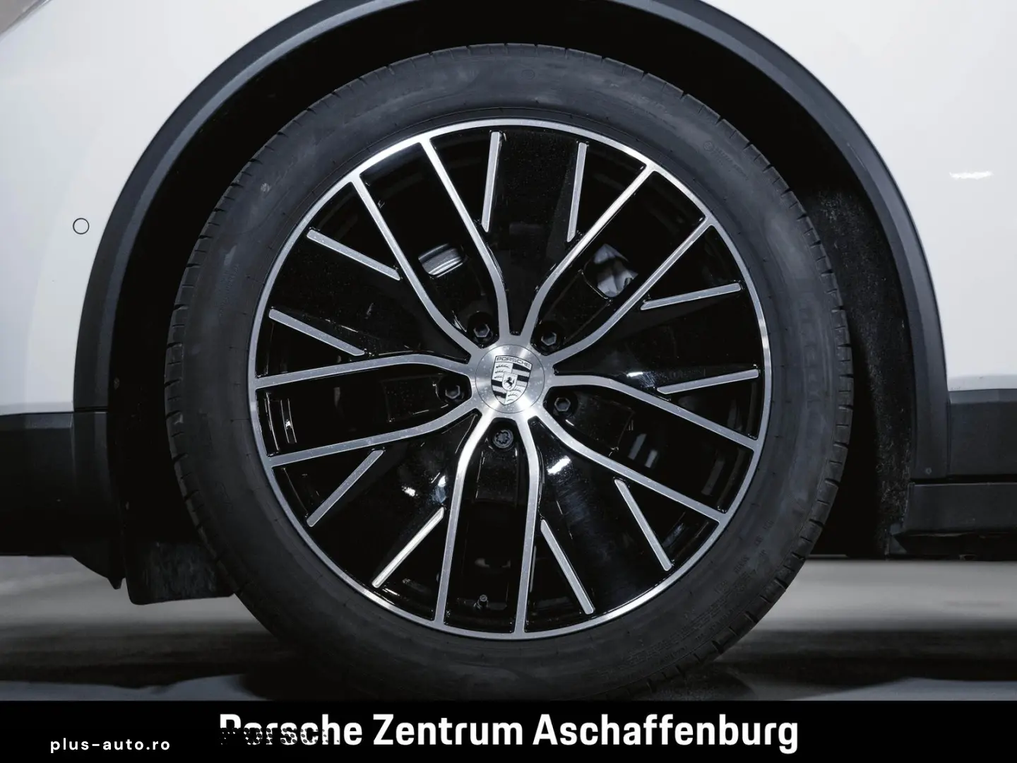 PORSCHE Macan 4 Electric Panoramadach Luftfederung BOSE
