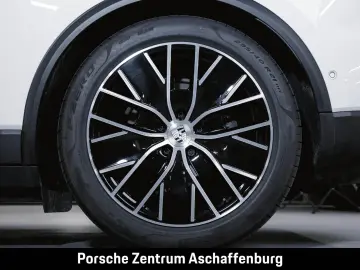 PORSCHE Macan 4 Electric Panoramadach Luftfederung BOSE