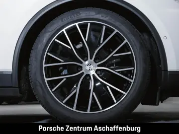 PORSCHE Macan 4 Electric Panoramadach Luftfederung BOSE
