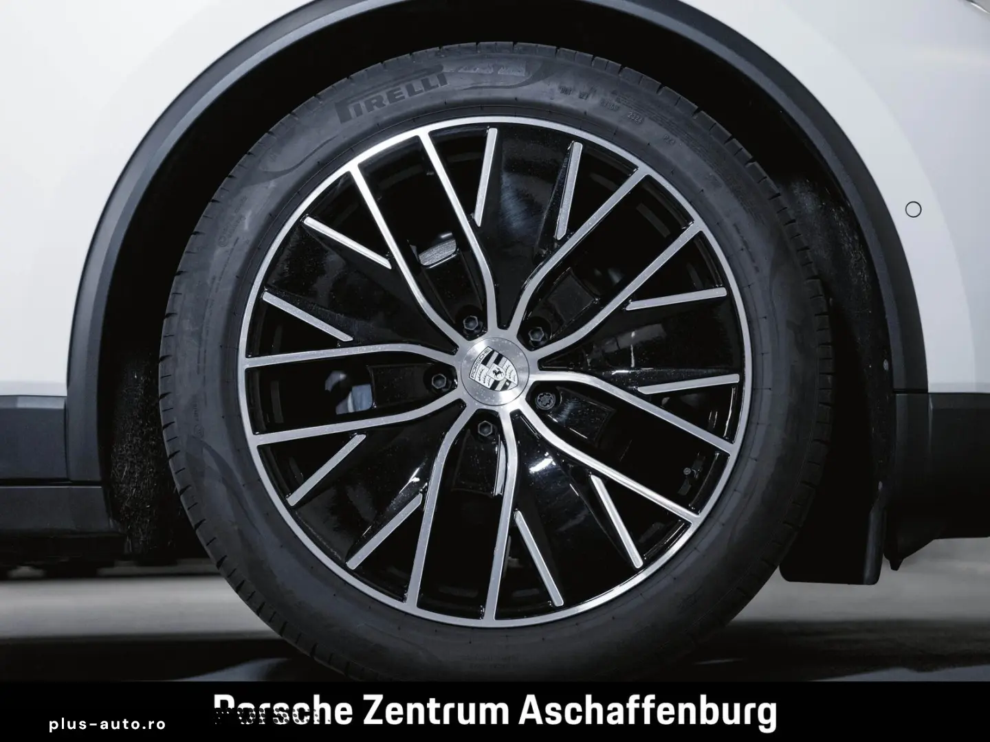 PORSCHE Macan 4 Electric Panoramadach Luftfederung BOSE
