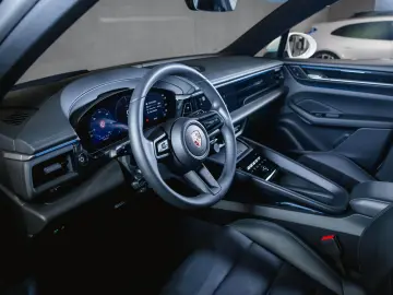 PORSCHE Macan 4 Electric Panoramadach Luftfederung BOSE