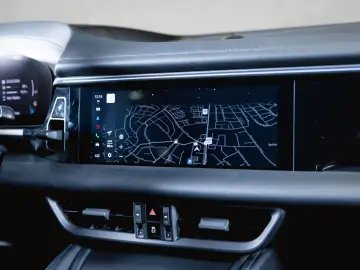 PORSCHE Macan 4 Electric Panoramadach Luftfederung BOSE