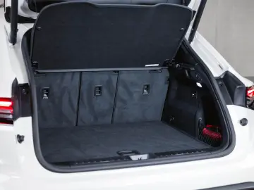 PORSCHE Macan 4 Electric Panoramadach Luftfederung BOSE