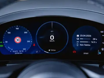 PORSCHE Macan 4 Electric Panoramadach Luftfederung BOSE