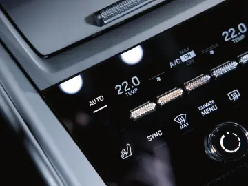 PORSCHE Macan 4 Electric Panoramadach Luftfederung BOSE