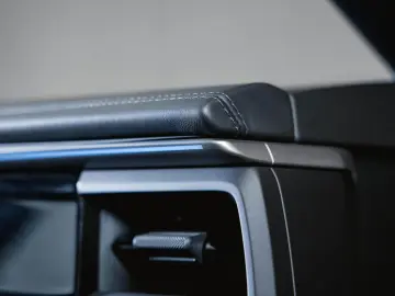 PORSCHE Macan 4 Electric Panoramadach Luftfederung BOSE