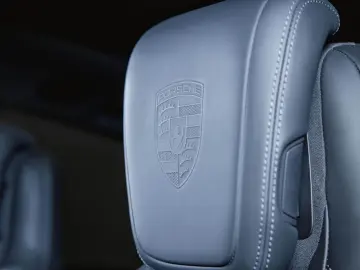 PORSCHE Macan 4 Electric Panoramadach Luftfederung BOSE