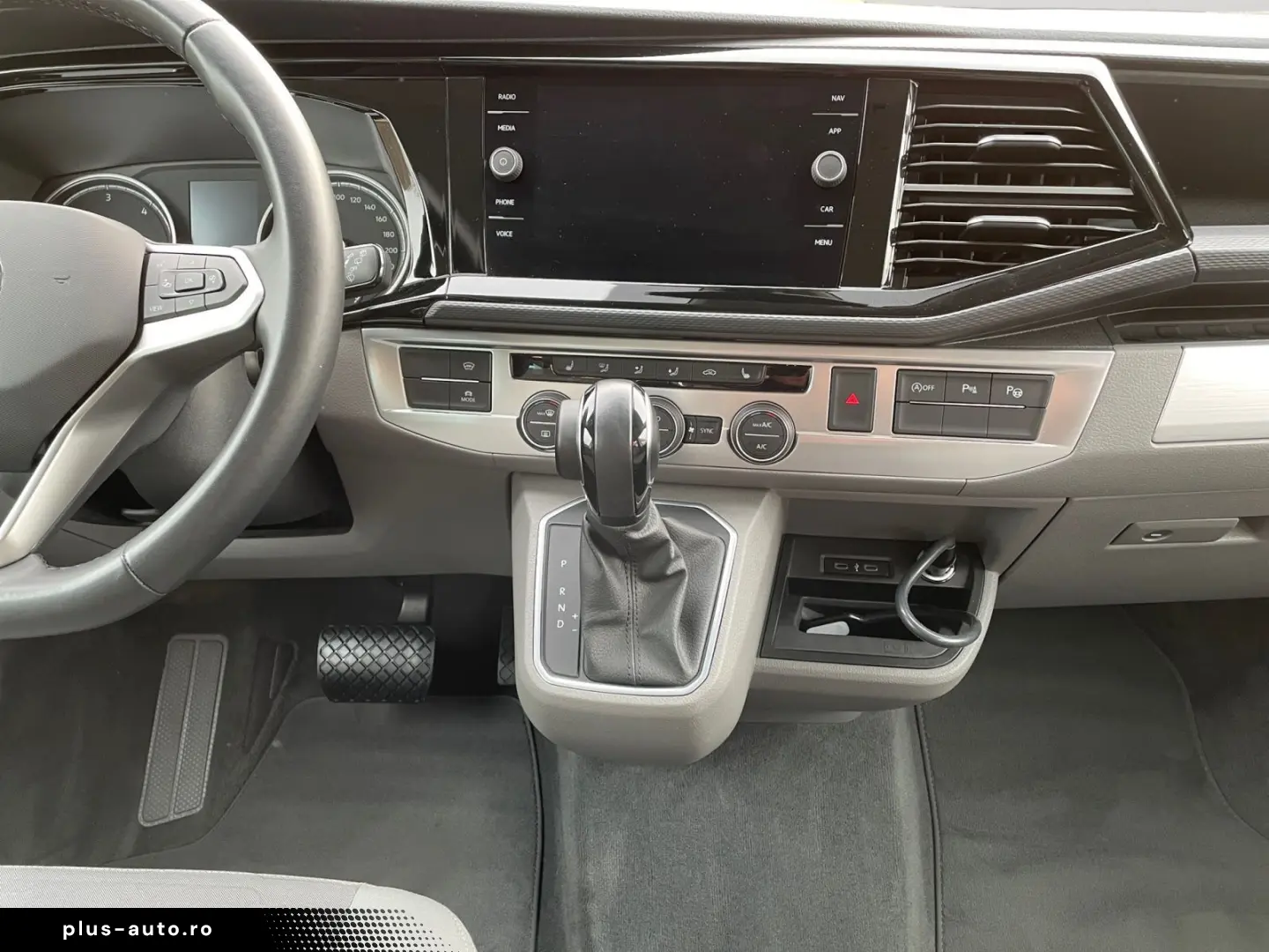 VW T6.1 California 2.0 TDI DSG 4Motion Coast AHK DC
