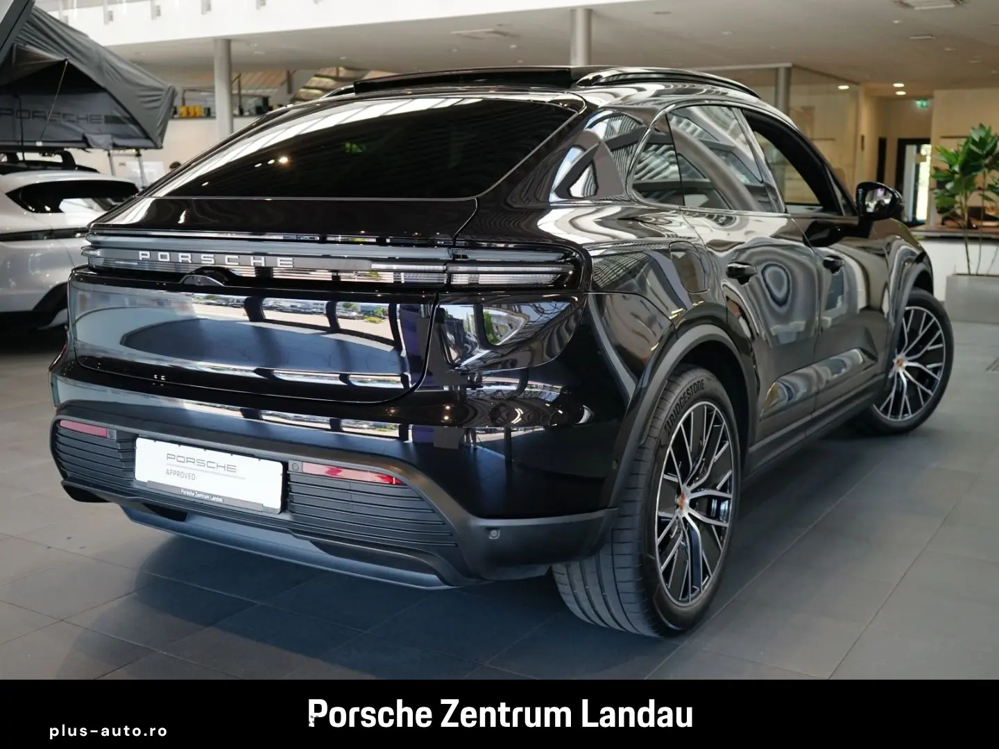 PORSCHE Macan Rückfahrkamera Panorama BOSE nur 15.990 km