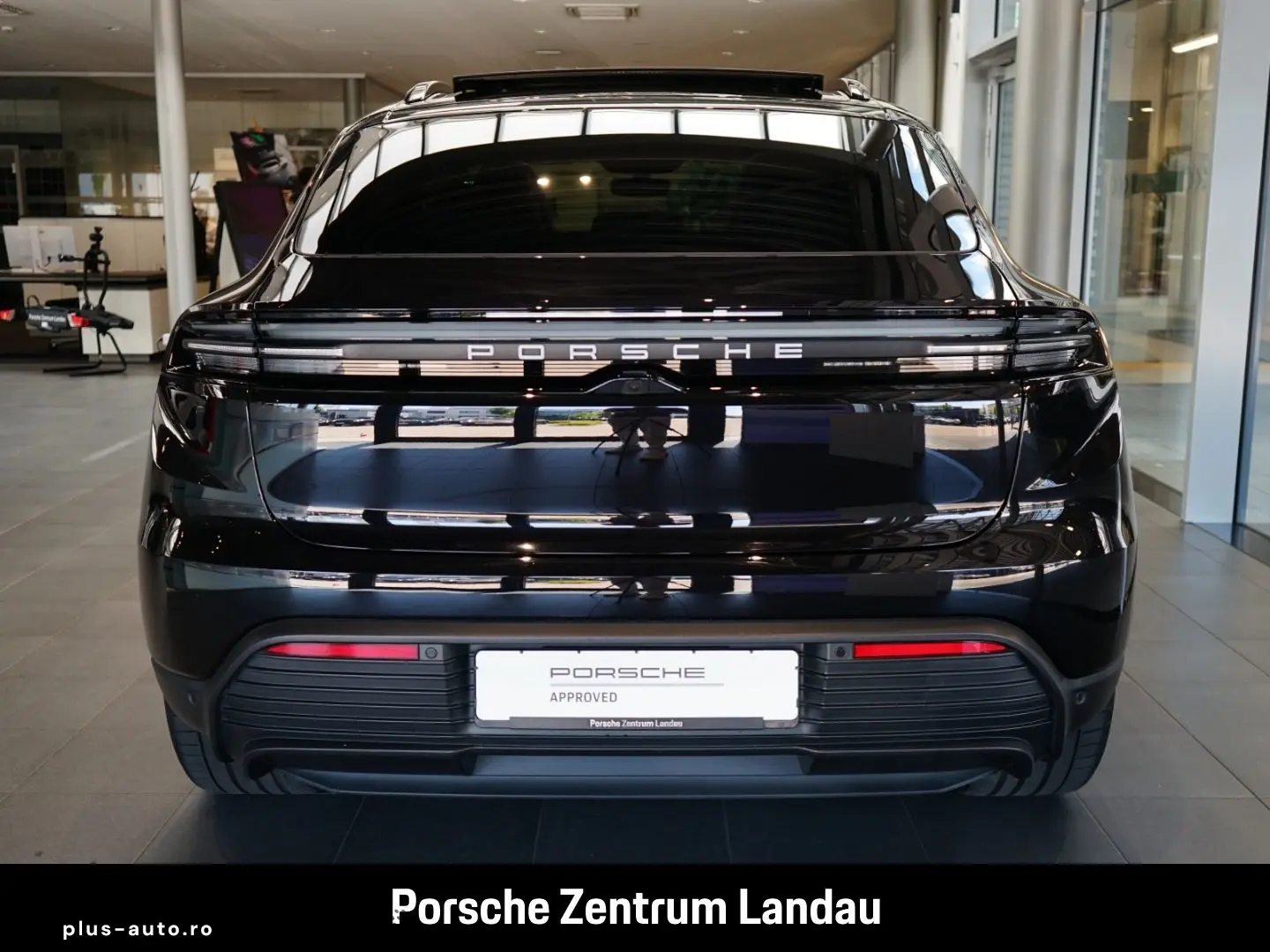 PORSCHE Macan Rückfahrkamera Panorama BOSE nur 15.990 km