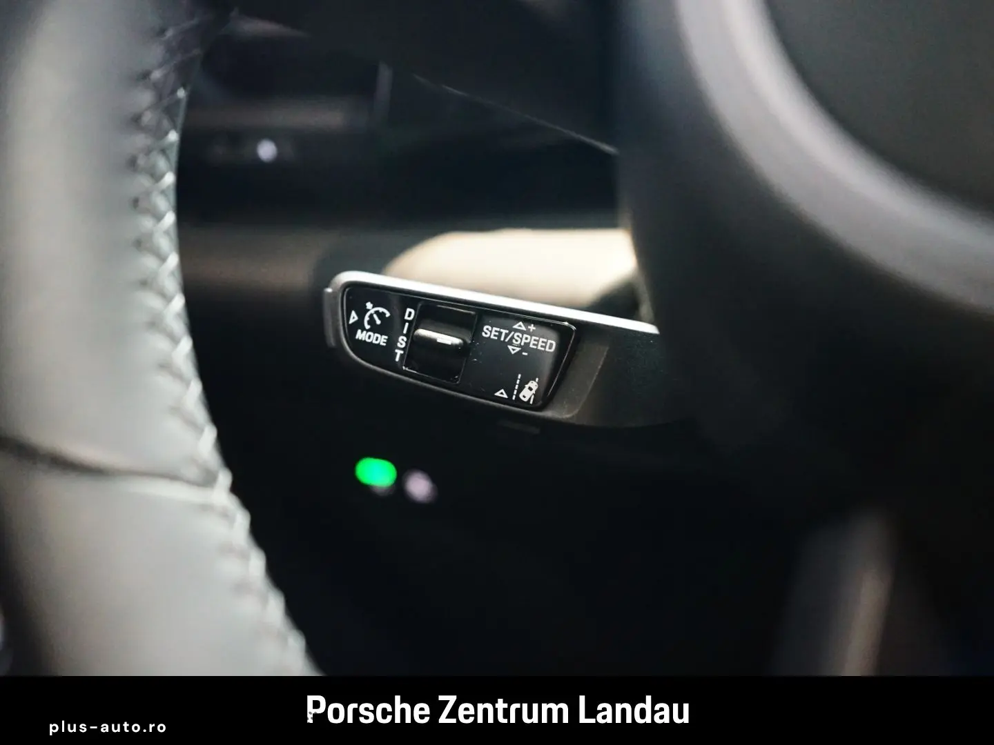 PORSCHE Macan Rückfahrkamera Panorama BOSE nur 15.990 km