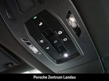 PORSCHE Macan Rückfahrkamera Panorama BOSE nur 15.990 km