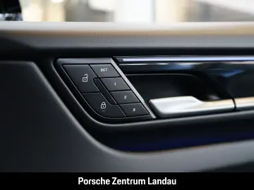 PORSCHE Macan Rückfahrkamera Panorama BOSE nur 15.990 km